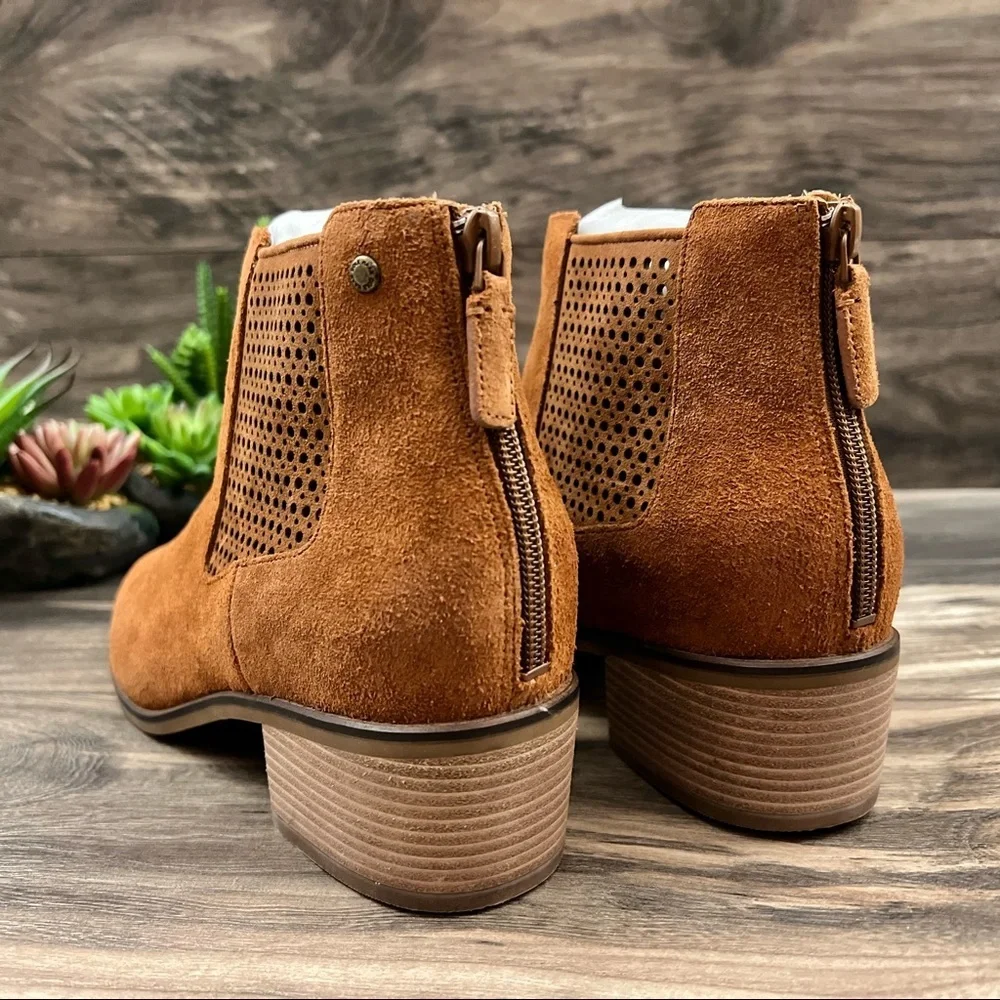 NIB Cole Haan Val Bootie Pointed Toe Ankle Boots British Tan Suede 8B 38.5 - Picture 7 of 12
